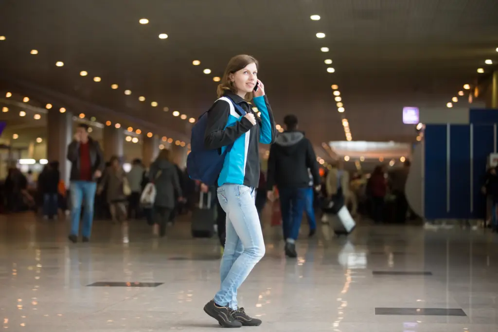 girl phone airport