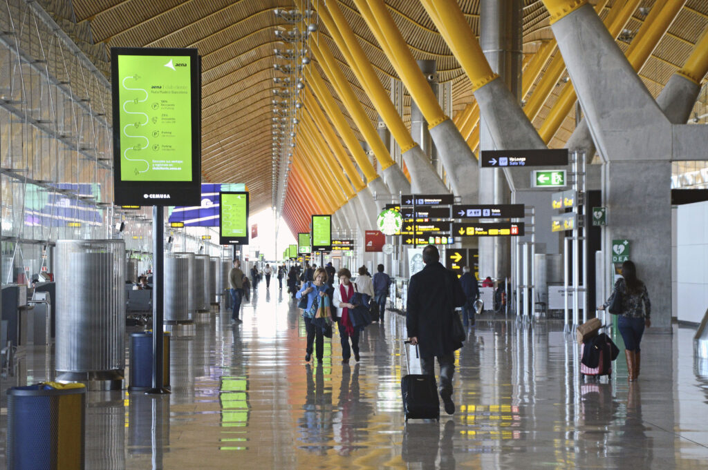 aeropuerto madrid ()